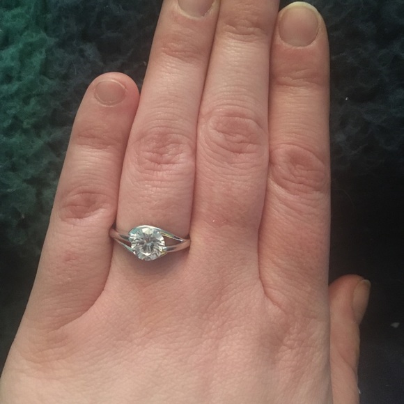 Jeweled silver ring - Picture 2 of 2